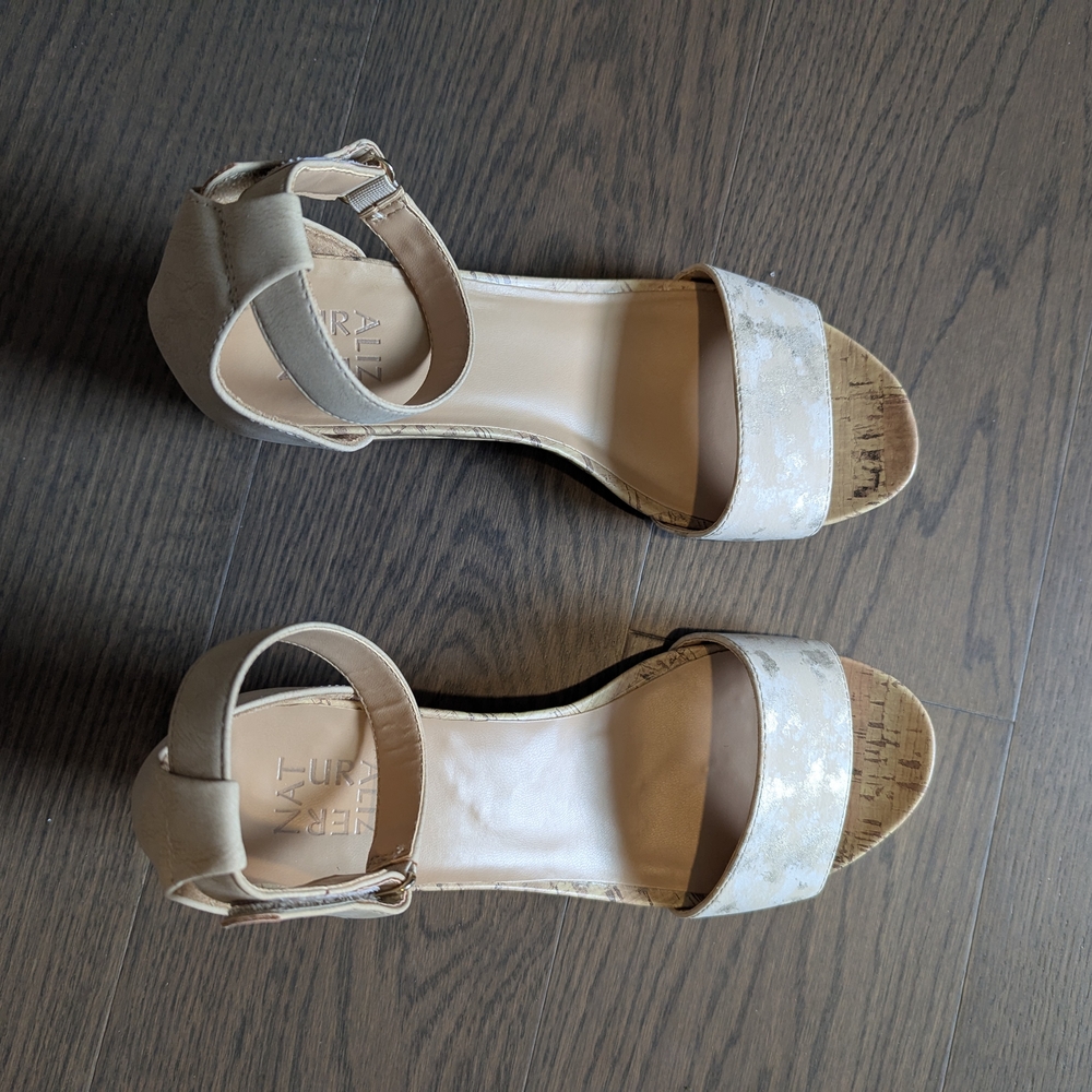 Naturalizer Cream Areda Wedge Sandals, Size 9 Wide - Picture 3 of 5